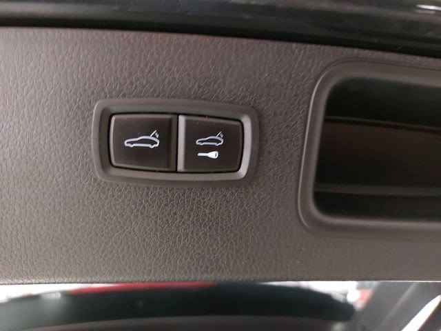 Certified 2019 Porsche Macan AWD/4WD image 15