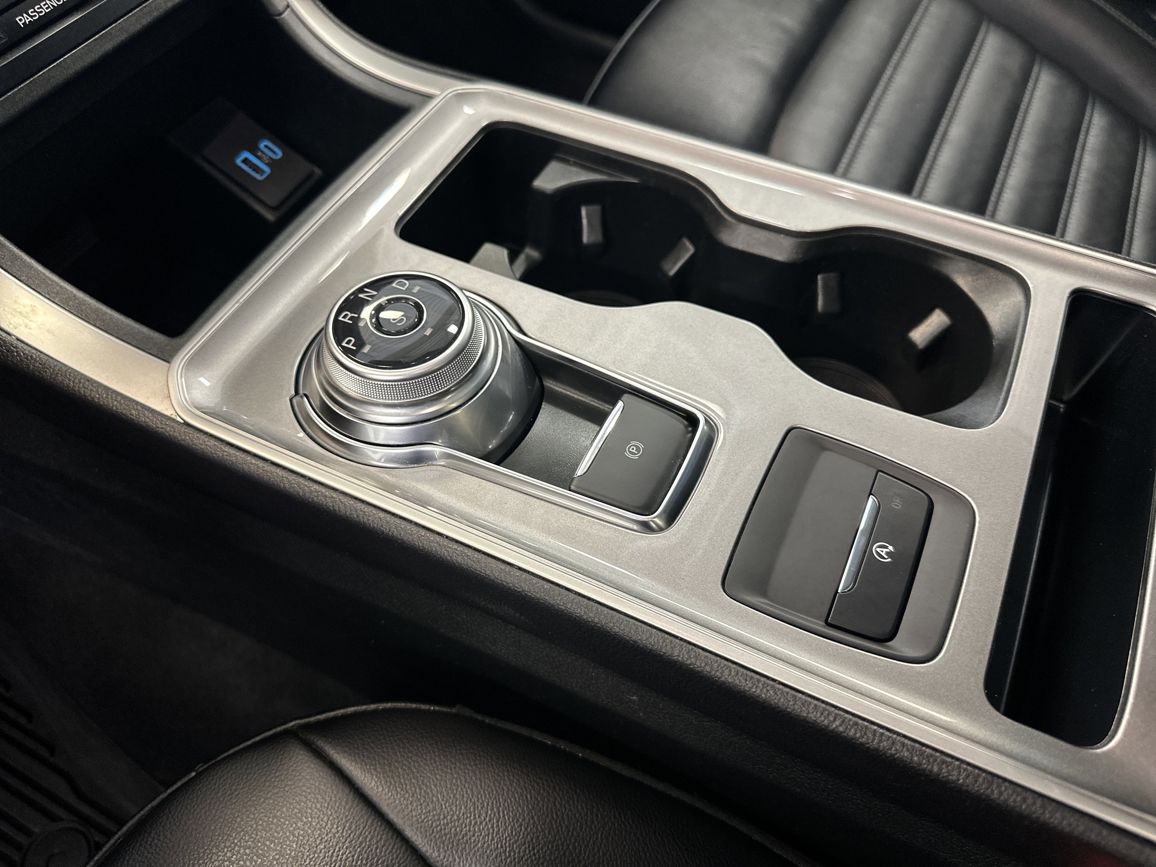 Used 2024 Ford Edge SEL w/ Convenience Package image 32