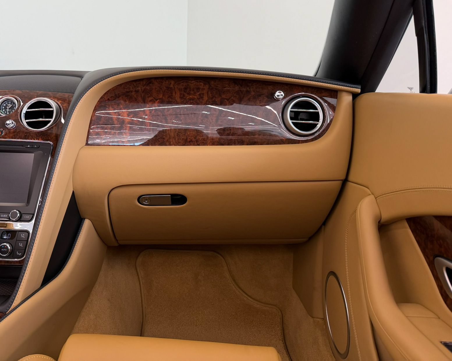 Used 2014 Bentley Continental GT AWD/4WD image 26