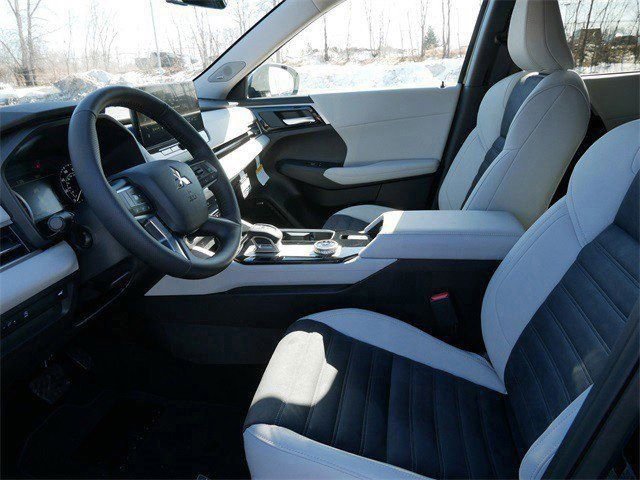 New 2026 Mitsubishi Outlander SE image 4