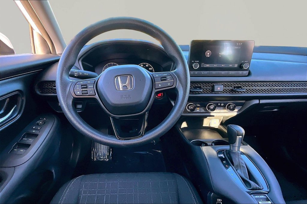 Used 2023 Honda HR-V LX image 9