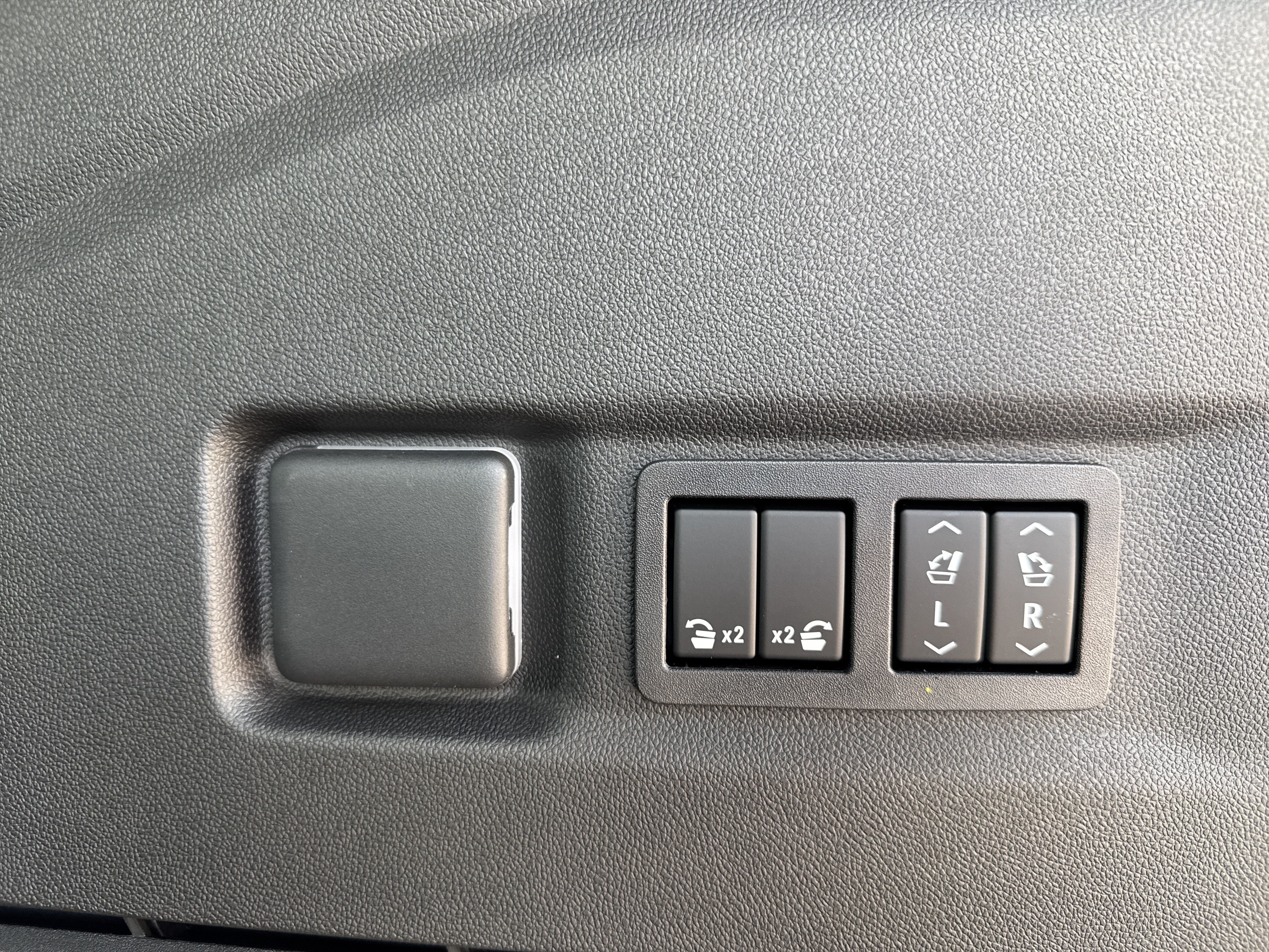 New 2026 GMC Yukon XL AT4 w/ AT4 Premium Plus Package AWD/4WD image 38