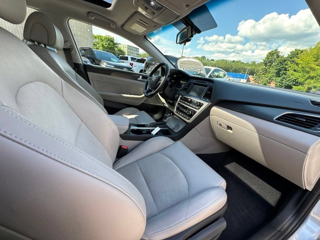 Used 2017 Hyundai Sonata Sport w/ Value Edition Package 02 FWD image 21