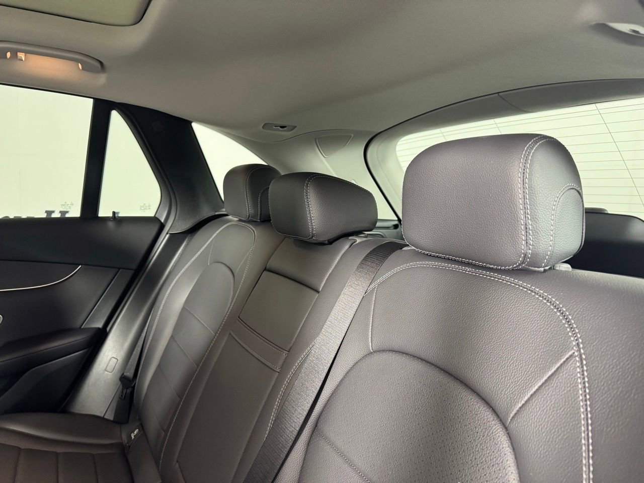 Used 2021 Mercedes-Benz GLC 300 4MATIC image 28