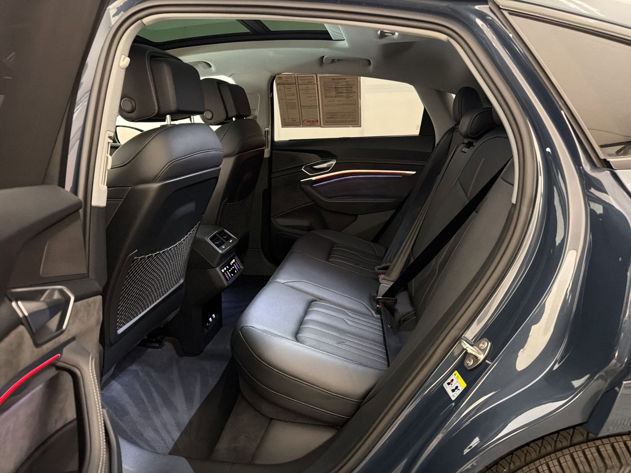 Used 2021 Audi e-tron Prestige w/ Prestige Package image 15