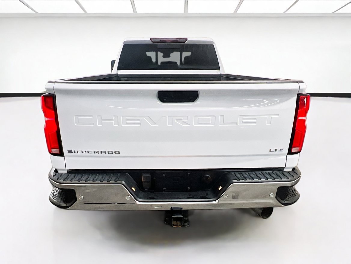 Used 2024 Chevrolet Silverado 3500 LTZ AWD/4WD image 5
