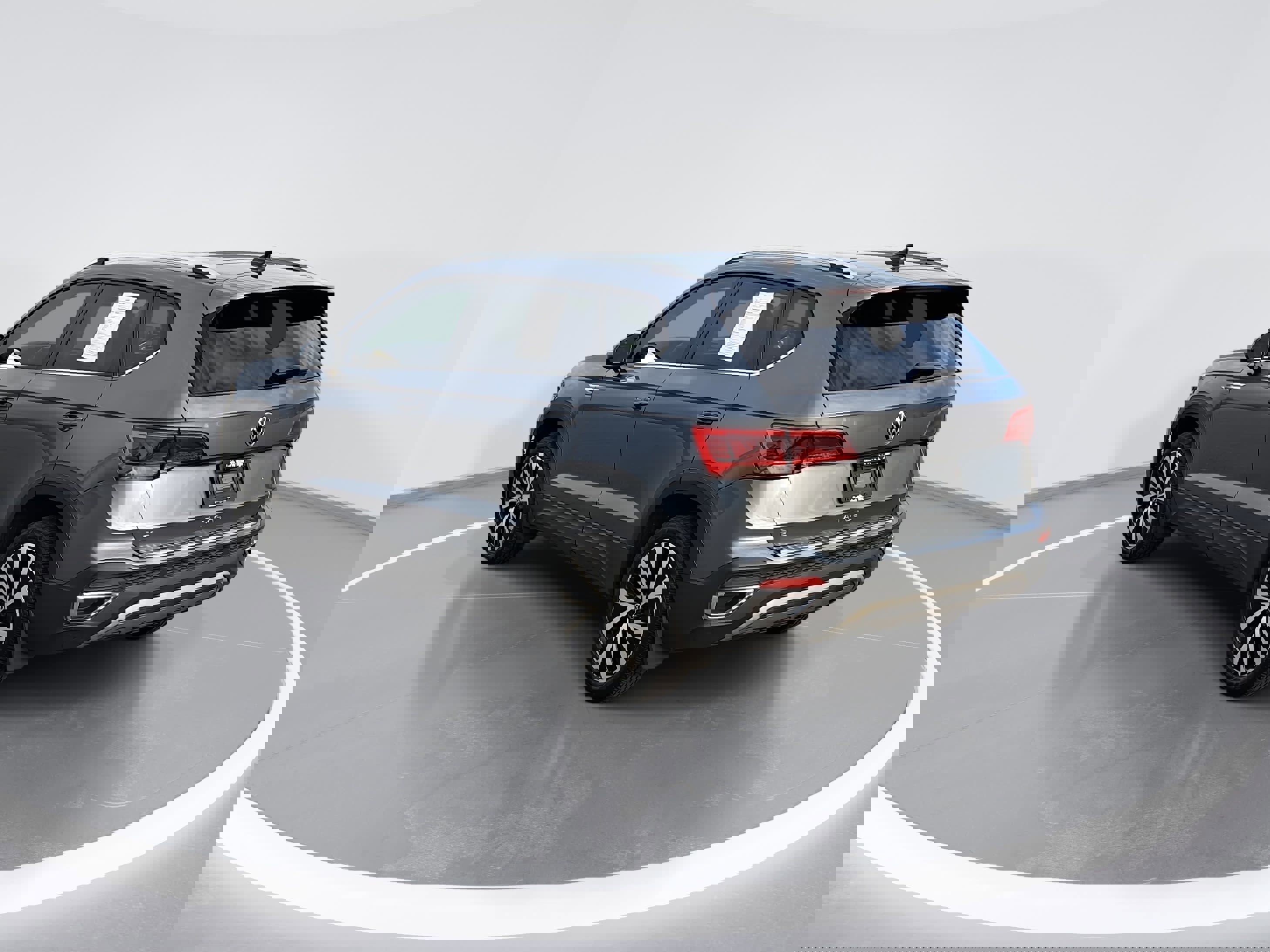 Certified 2023 Volkswagen Taos SE image 5