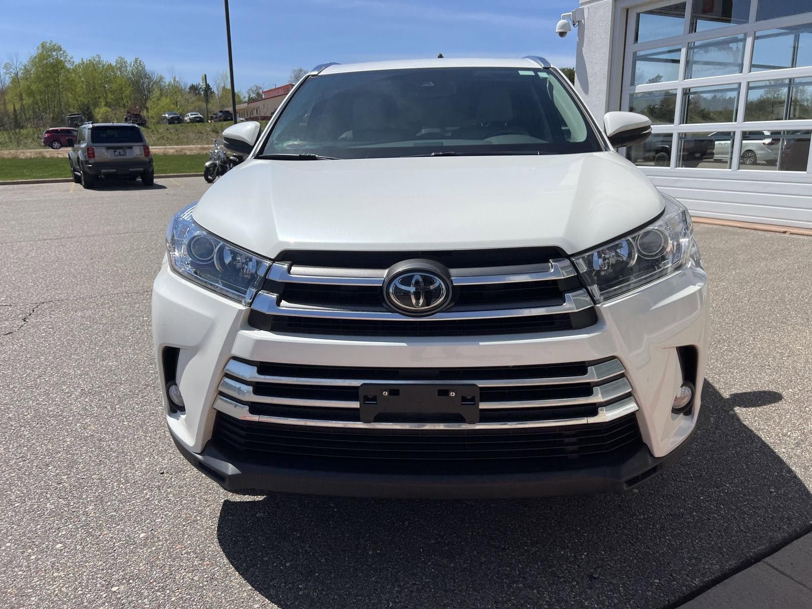 Used 2017 Toyota Highlander Limited AWD/4WD image 6