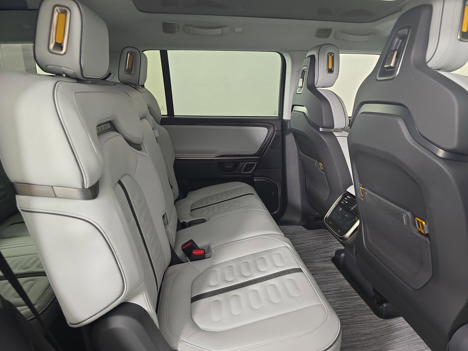 Used 2023 Rivian R1S Launch Edition image 23