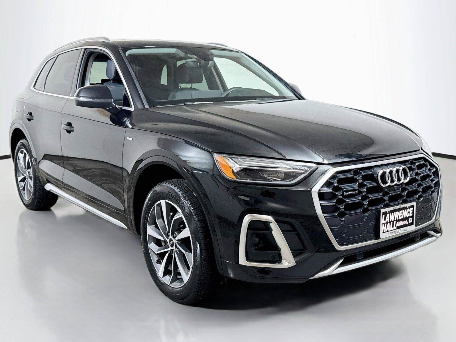 Used 2023 Audi Q5 2.0T Premium Plus w/ Premium Plus Package AWD/4WD image 3