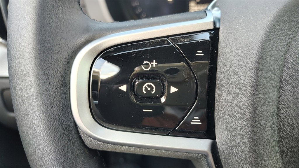 New 2026 Volvo XC60 B5 Ultra w/ Climate Package image 16