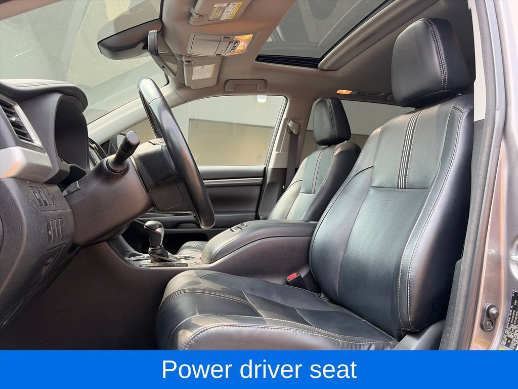 Used 2018 Toyota Highlander SE AWD/4WD image 17