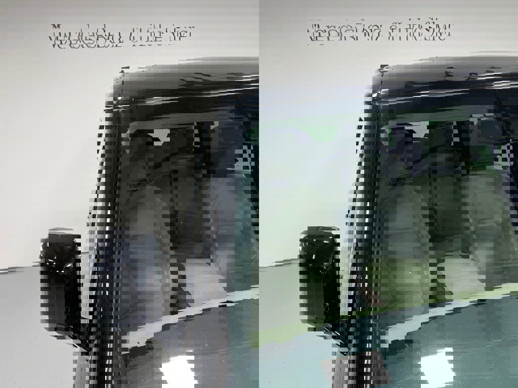 Used 2024 Land Rover Defender 110 S image 12