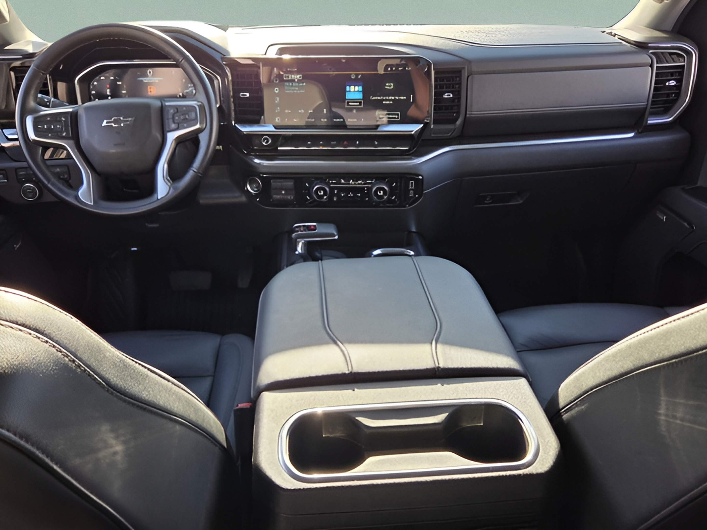Used 2025 Chevrolet Silverado 1500 LT Trail Boss w/ Convenience Package II AWD/4WD image 12