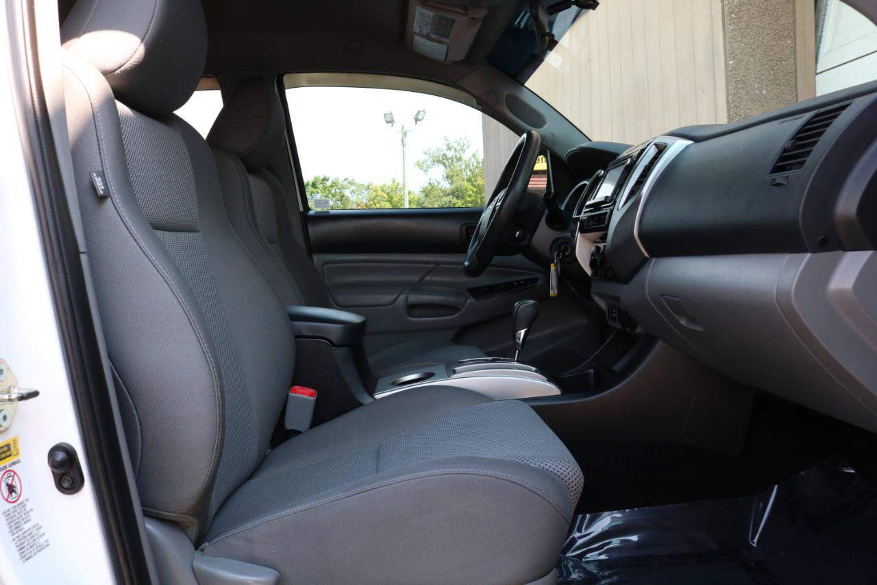 Used 2014 Toyota Tacoma 4x4 Double Cab w/ TRD Sport Package image 40