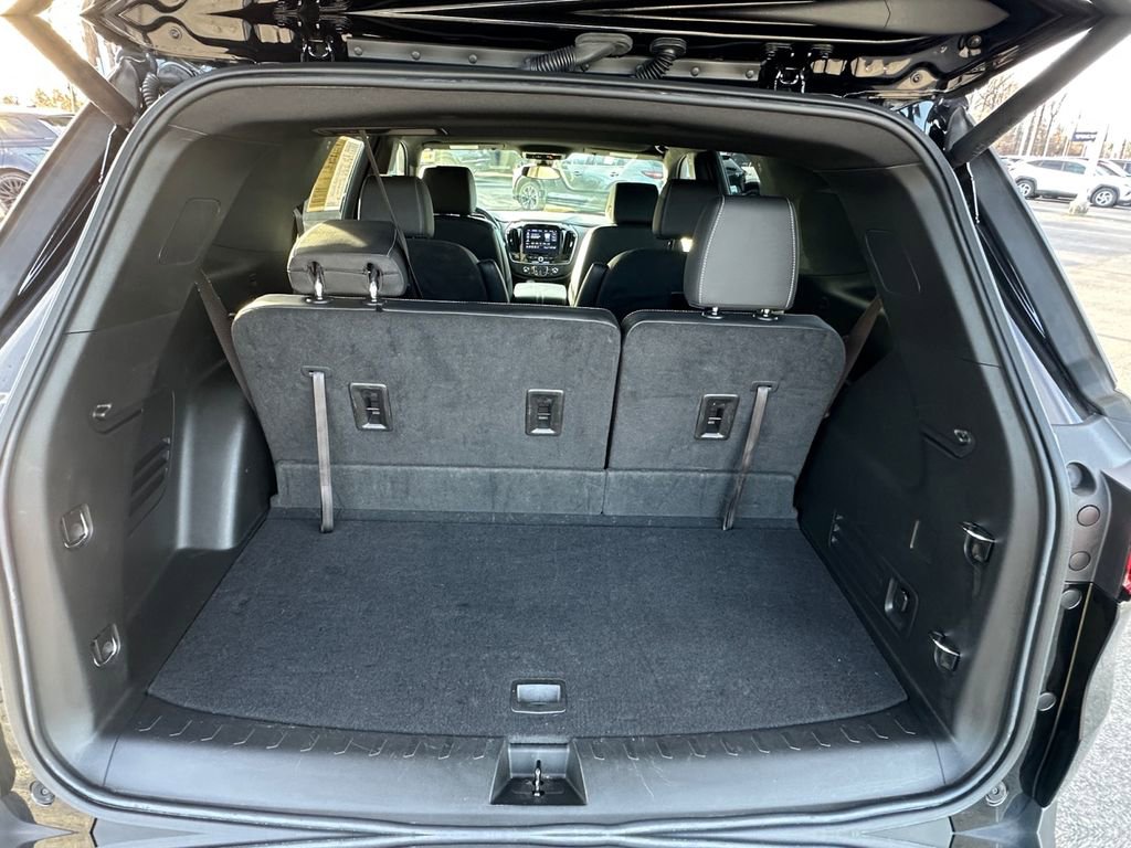 Used 2023 Chevrolet Traverse LT w/ LPO, Cargo Package image 23