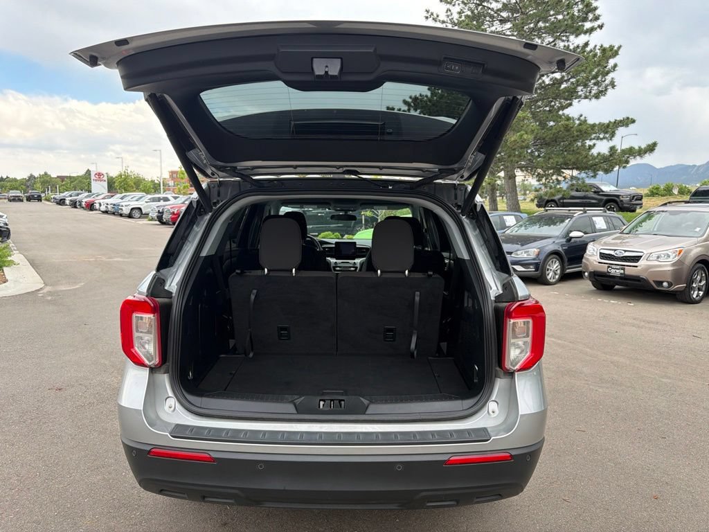 Used 2024 Ford Explorer XLT AWD/4WD image 15
