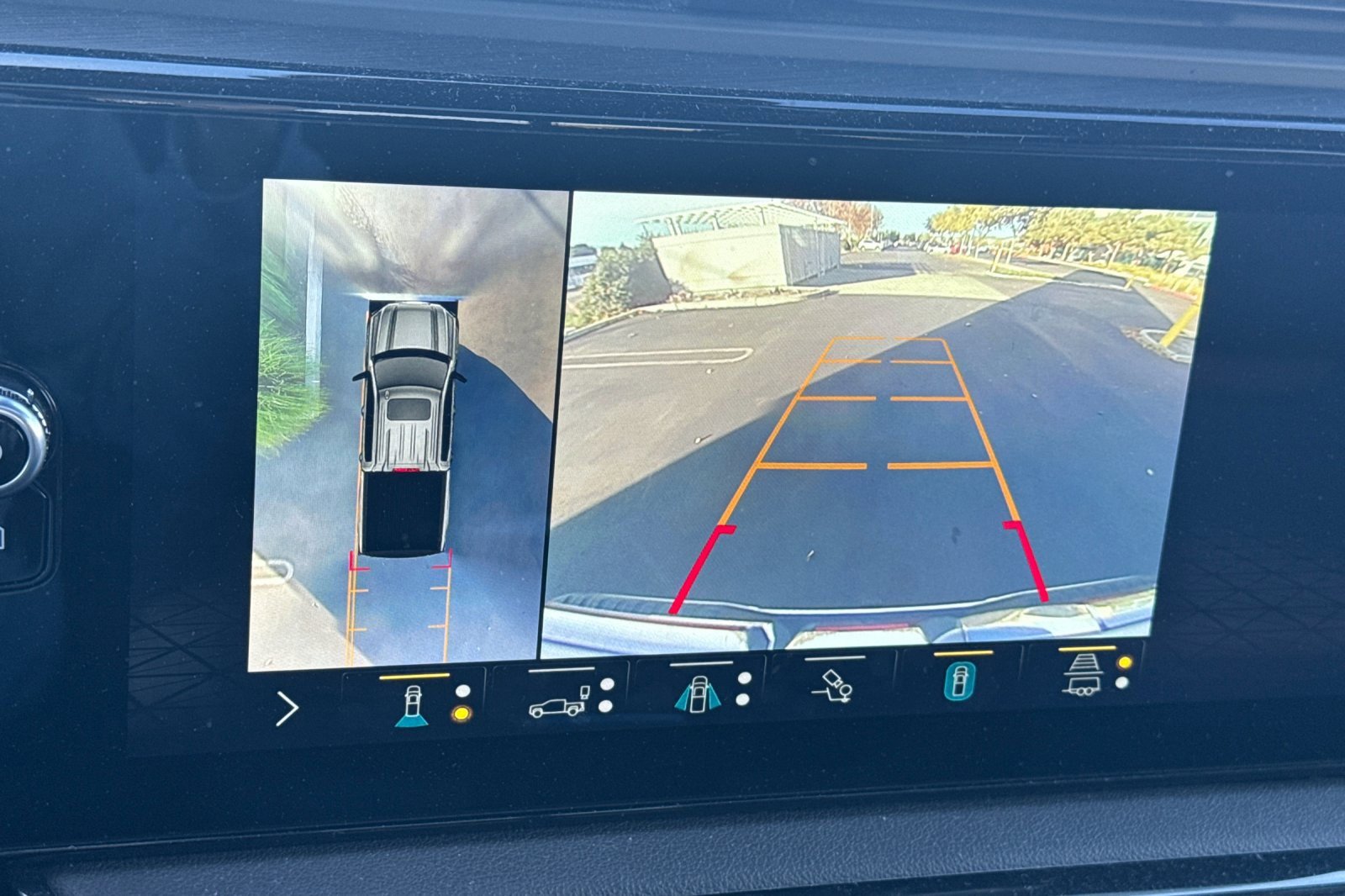 Used 2022 GMC Sierra 1500 AT4 w/ AT4 Premium Package image 27