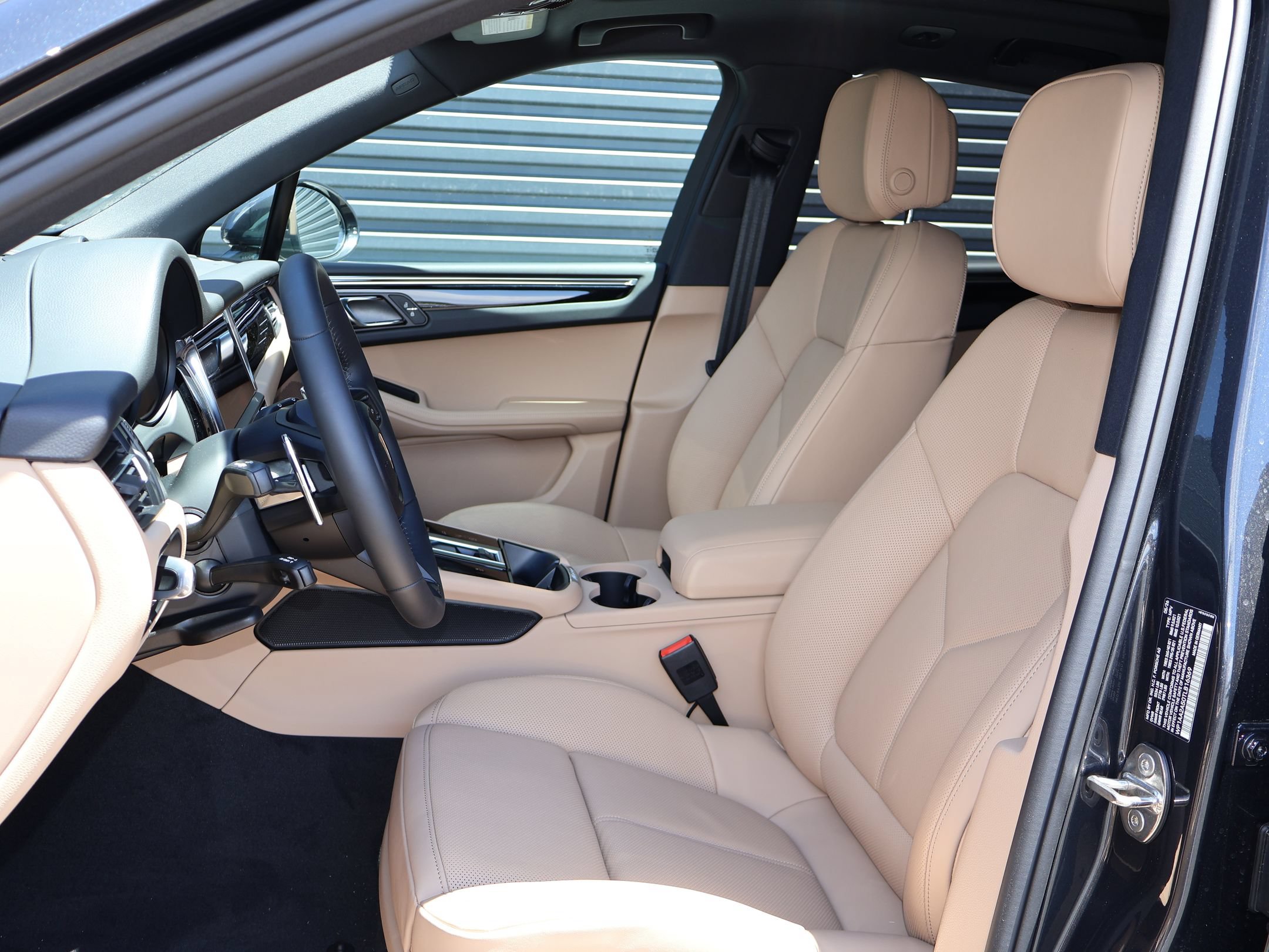 New 2026 Porsche Macan AWD/4WD image 5