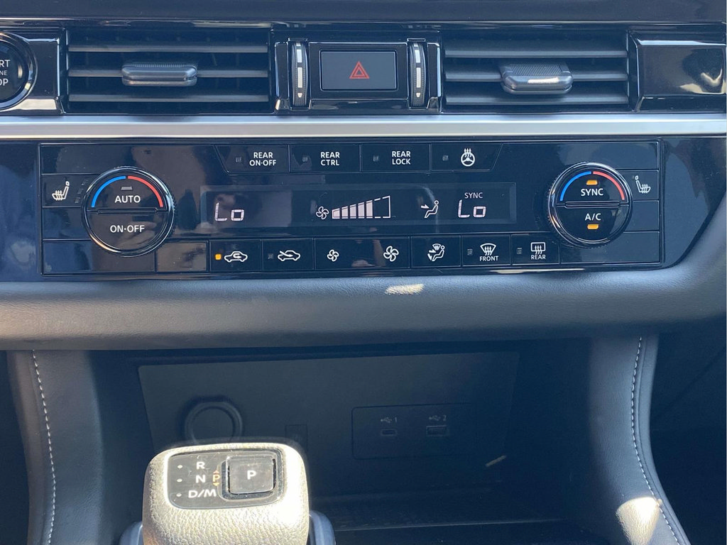 Used 2025 Nissan Pathfinder SL FWD image 29