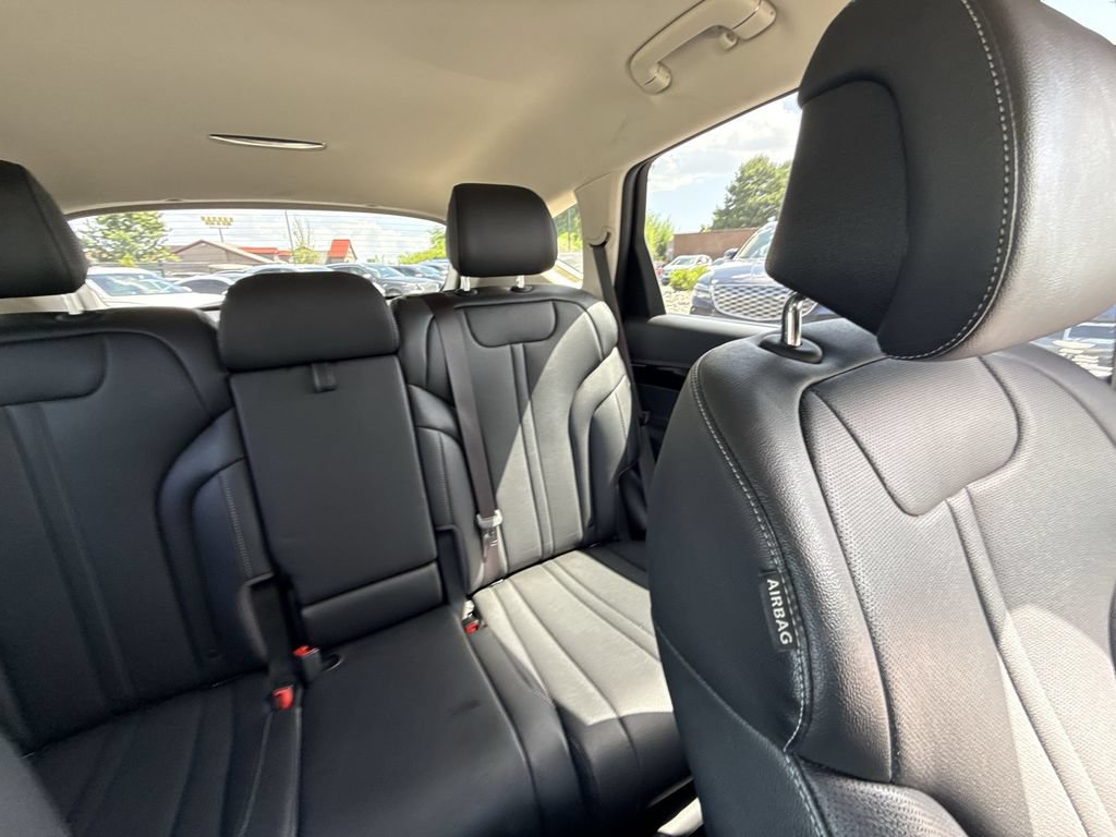 Used 2025 Genesis GV80 2.5T Standard AWD/4WD image 14