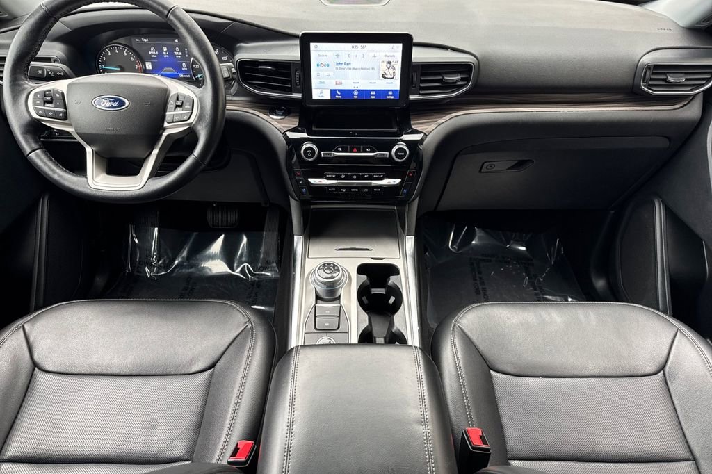 Used 2022 Ford Explorer Limited w/ Equipment Group 301A AWD/4WD image 4