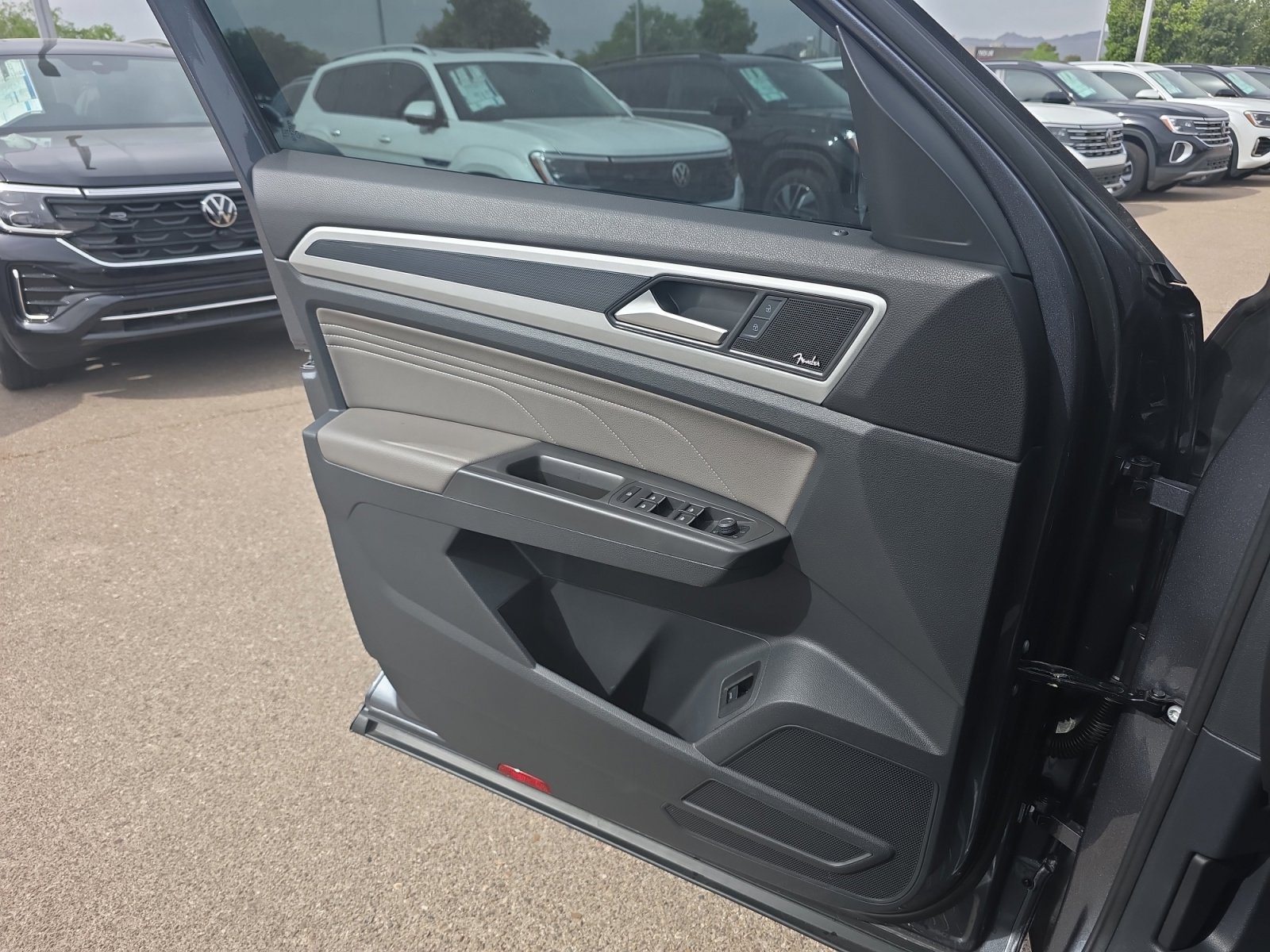 Used 2022 Volkswagen Atlas SEL Premium AWD/4WD image 13
