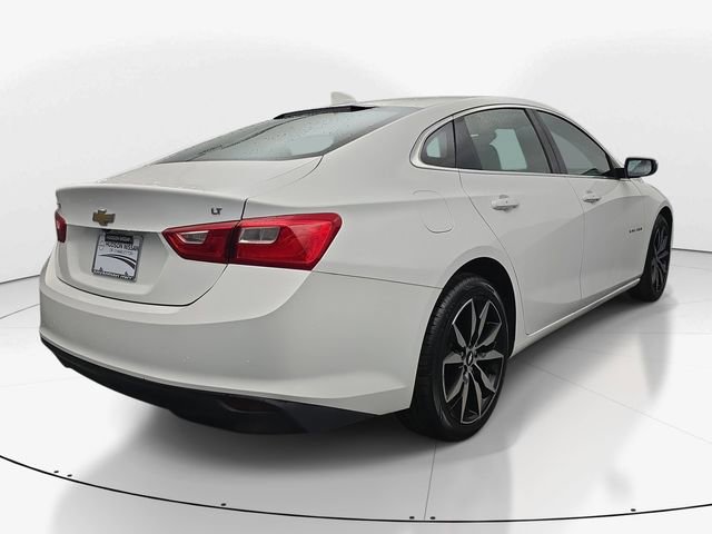 Used 2017 Chevrolet Malibu LT image 9