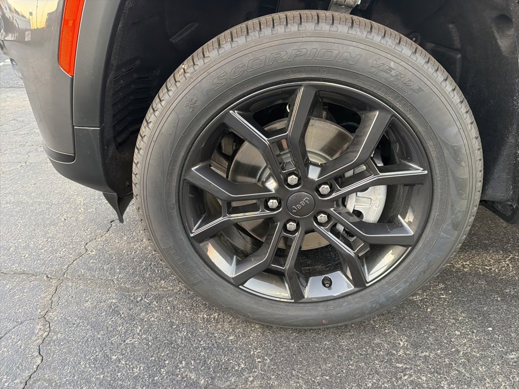 New 2025 Jeep Grand Cherokee L Limited image 5
