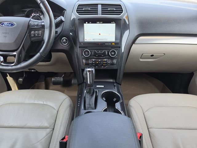 Used 2018 Ford Explorer XLT w/ Equipment Group 202A FWD image 26