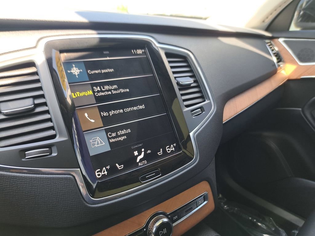 Used 2022 Volvo XC90 T6 Momentum w/ Climate Package image 11