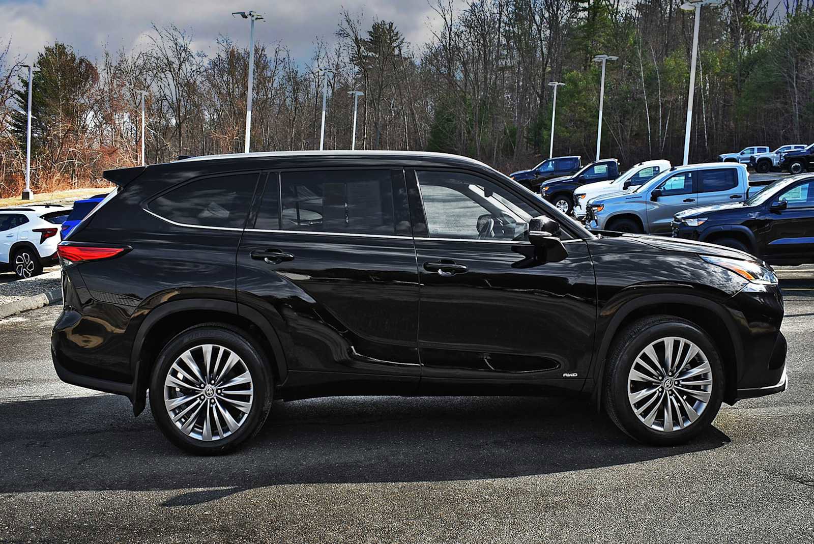 Used 2023 Toyota Highlander Platinum image 6