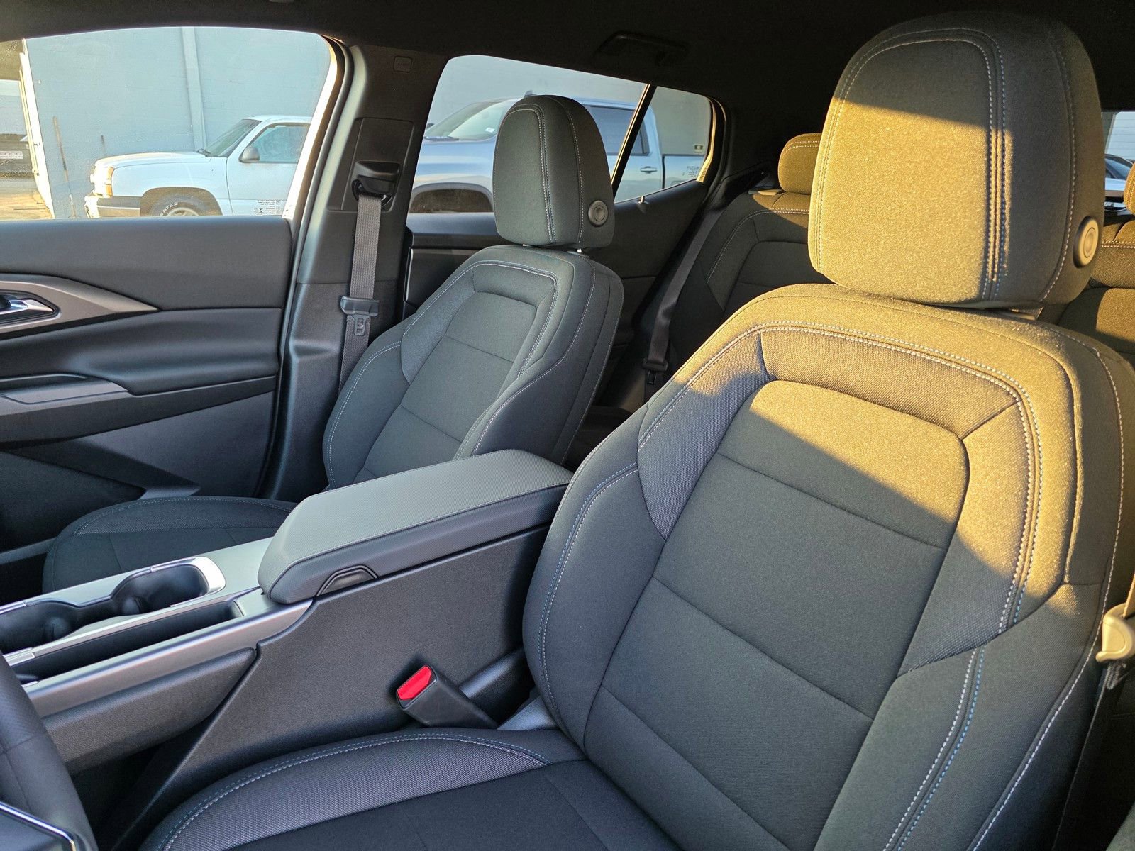 New 2026 Chevrolet Equinox EV LT w/ LPO, Blackout Package image 20