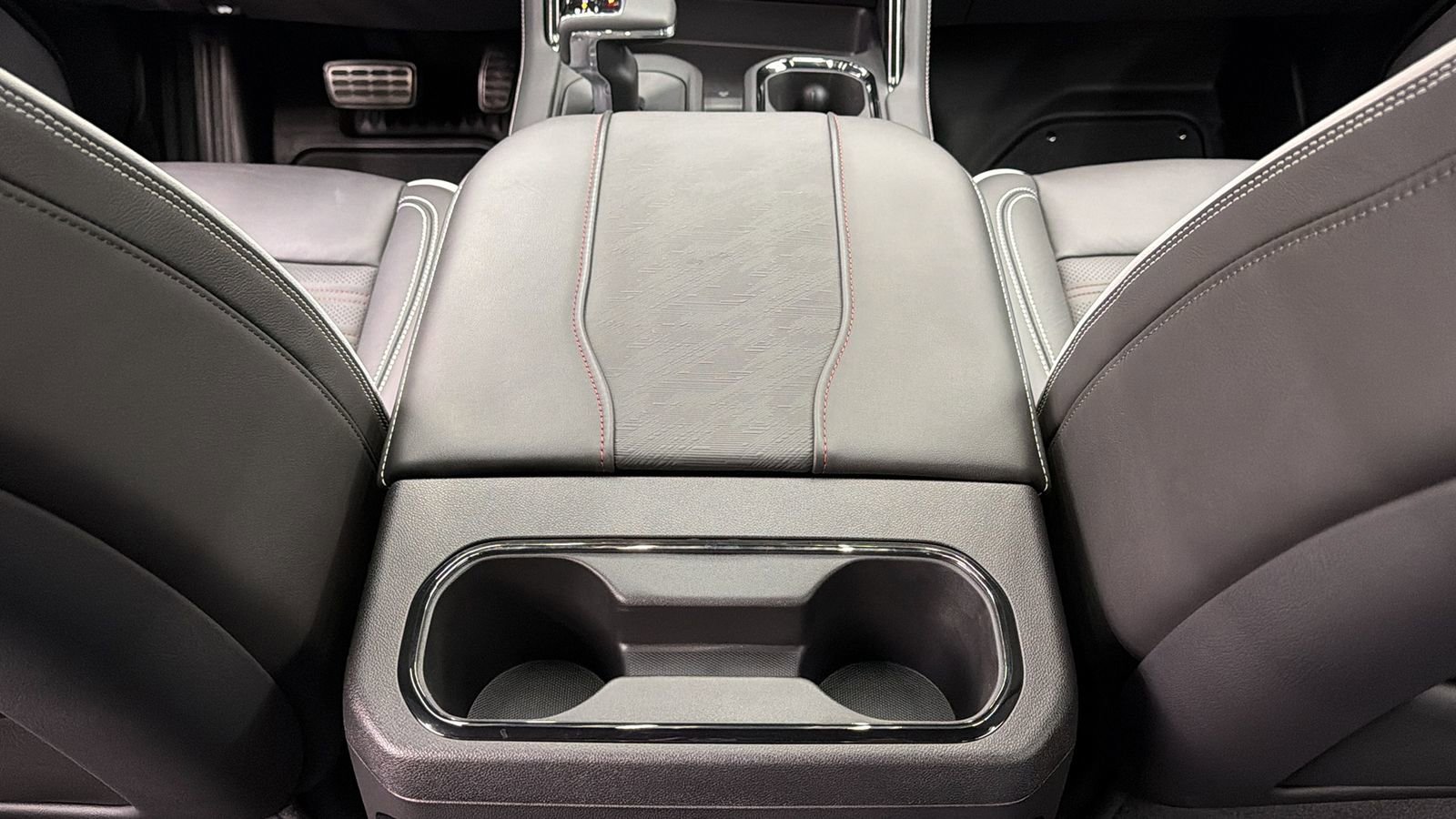 Used 2025 GMC Sierra 1500 AT4X image 38