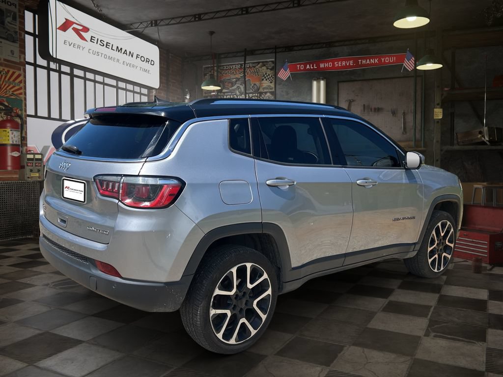 Used 2017 Jeep Compass Limited w/ Navigation Group AWD/4WD image 6