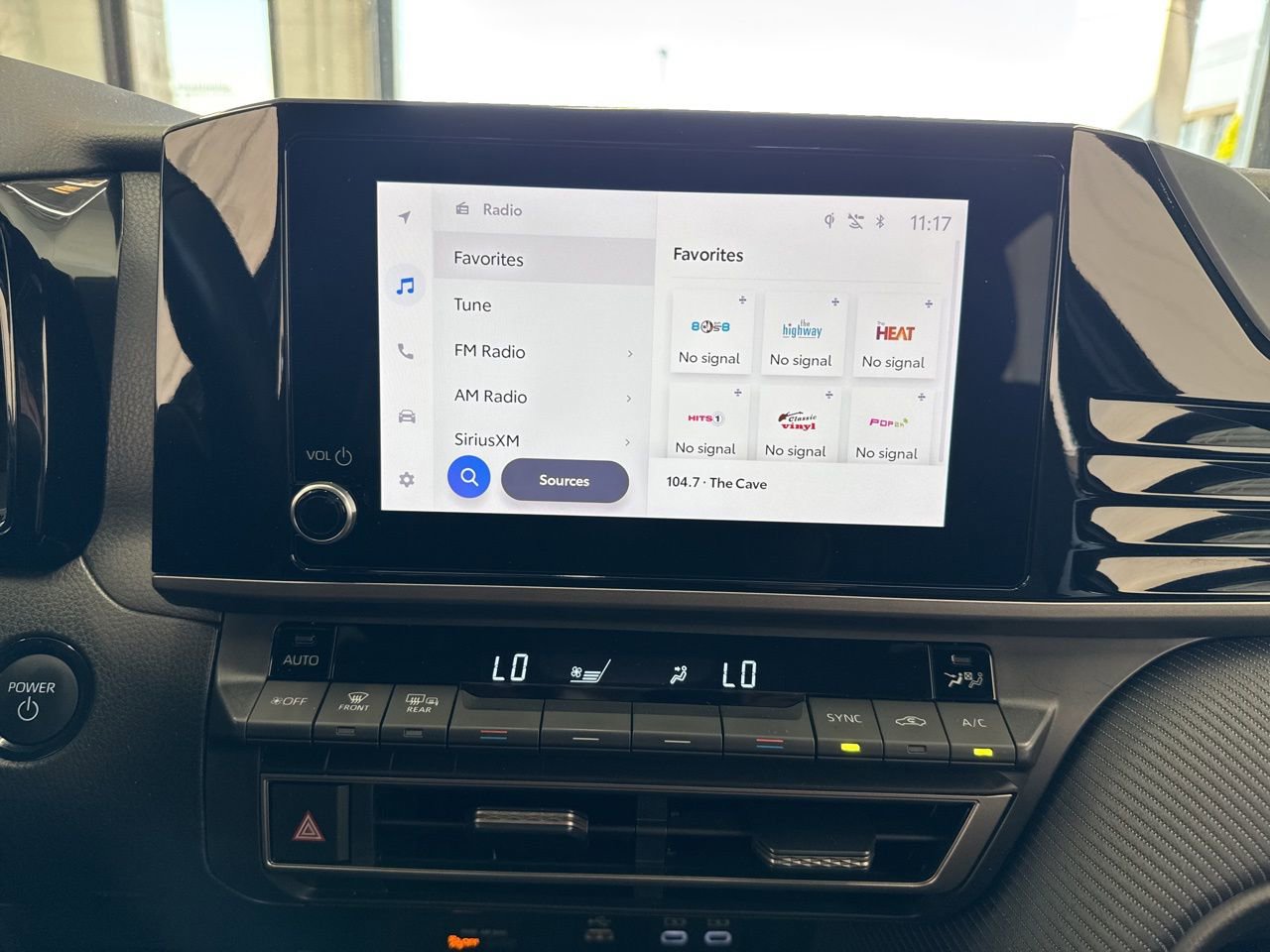 Used 2025 Toyota Camry SE w/ Convenience Package image 24