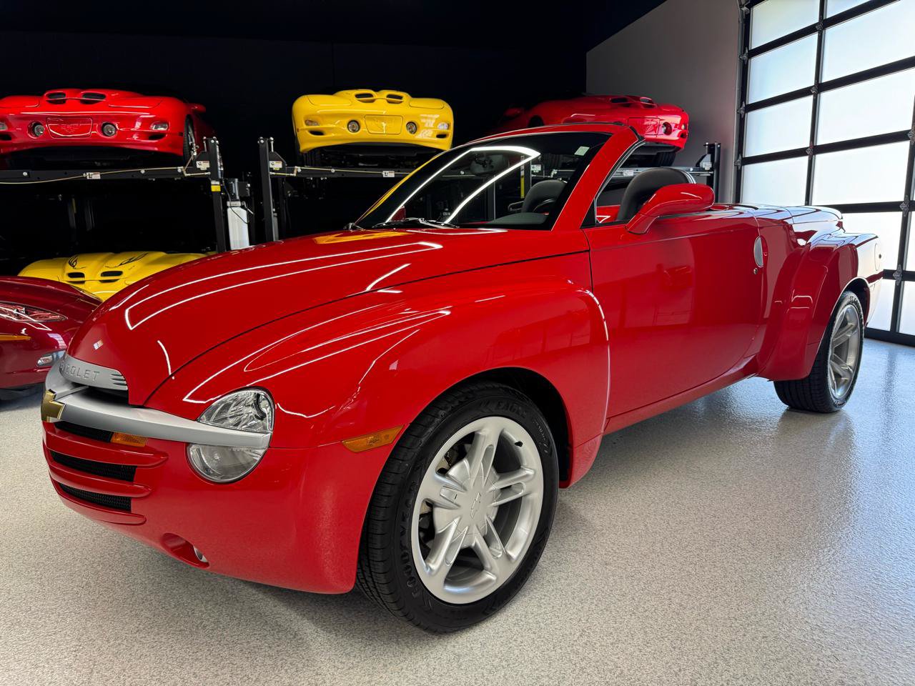 Used 2003 Chevrolet SSR w/ Preferred Equipment Group RWD image 21