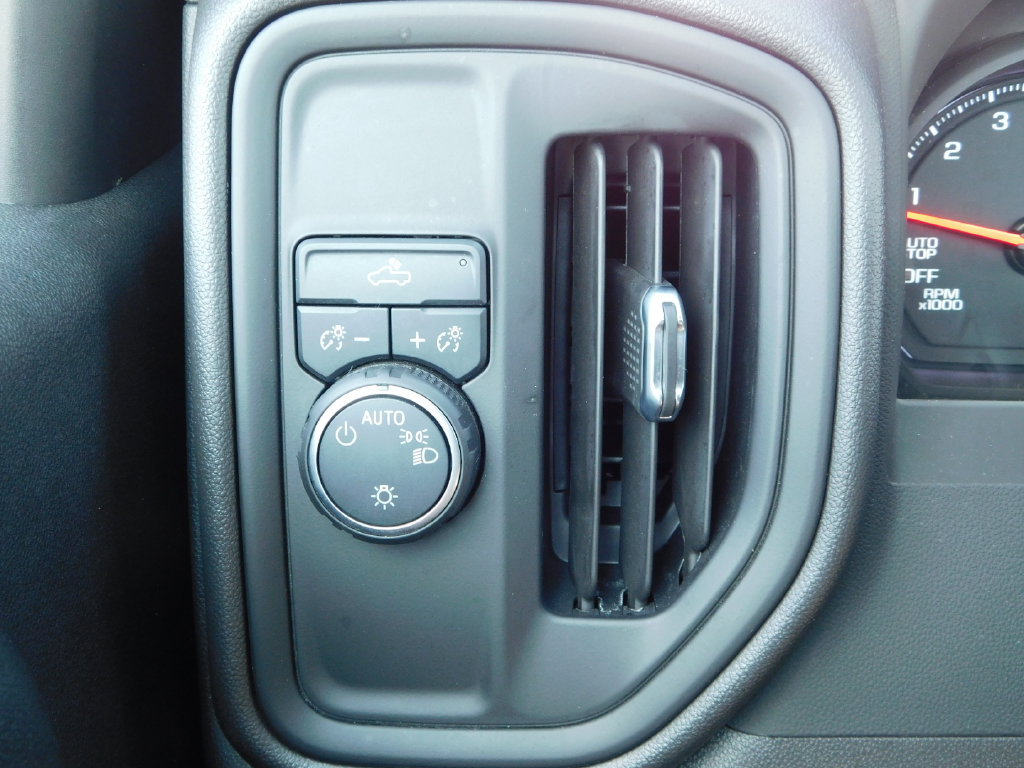 Used 2025 Chevrolet Silverado 1500 W/T RWD image 23