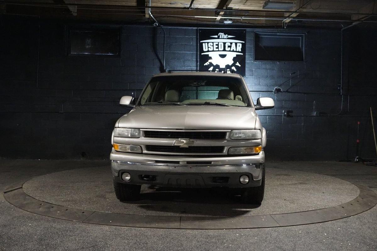 Used 2005 Chevrolet Suburban Z71 w/ Preferred Equipment Group AWD/4WD image 9