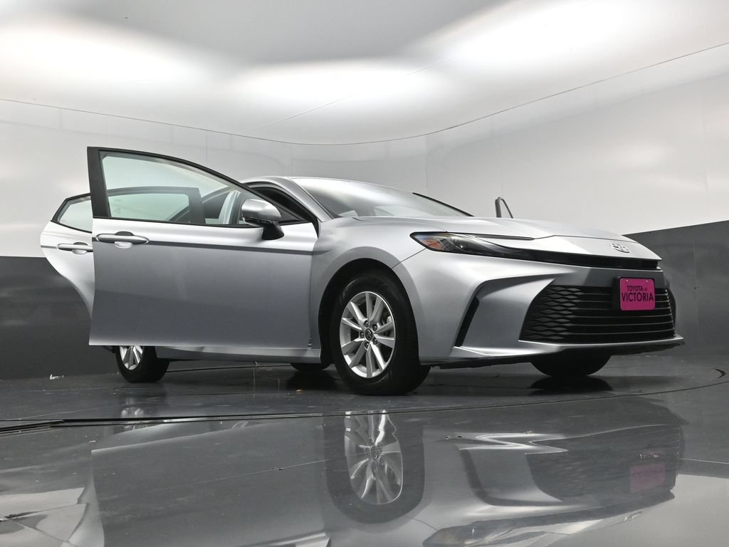 Used 2025 Toyota Camry LE FWD image 26