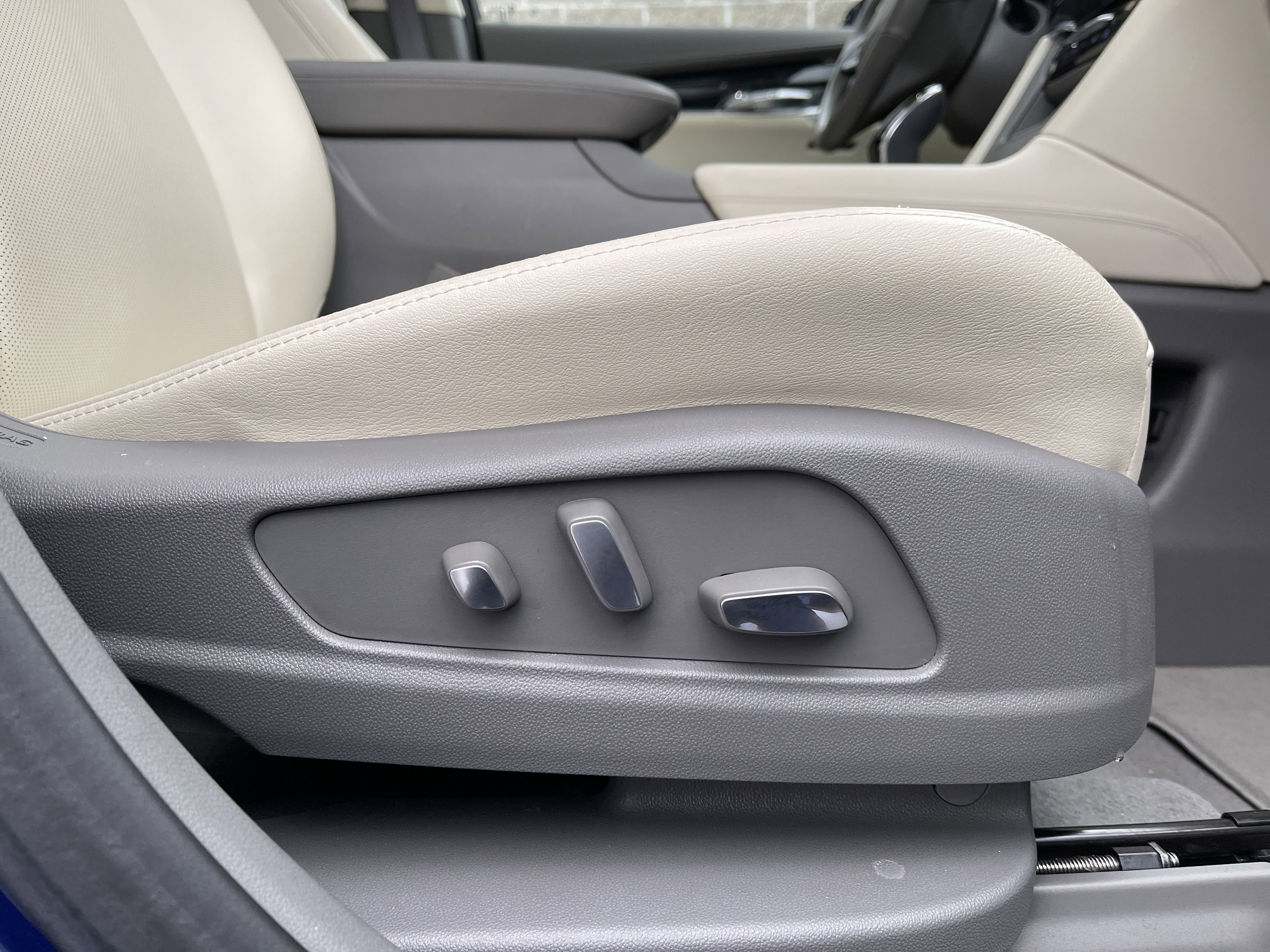 Certified 2023 Cadillac XT6 Premium Luxury w/ Technology Package image 41