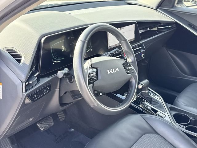 Used 2023 Kia Niro EX FWD image 10