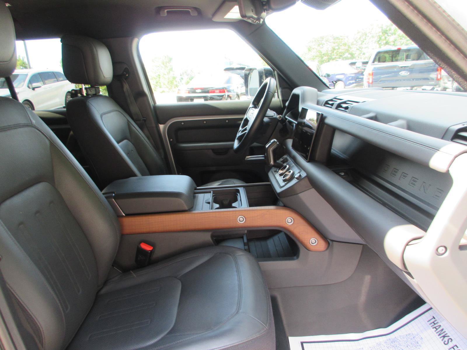 Used 2023 Land Rover Defender 110 X AWD/4WD image 30