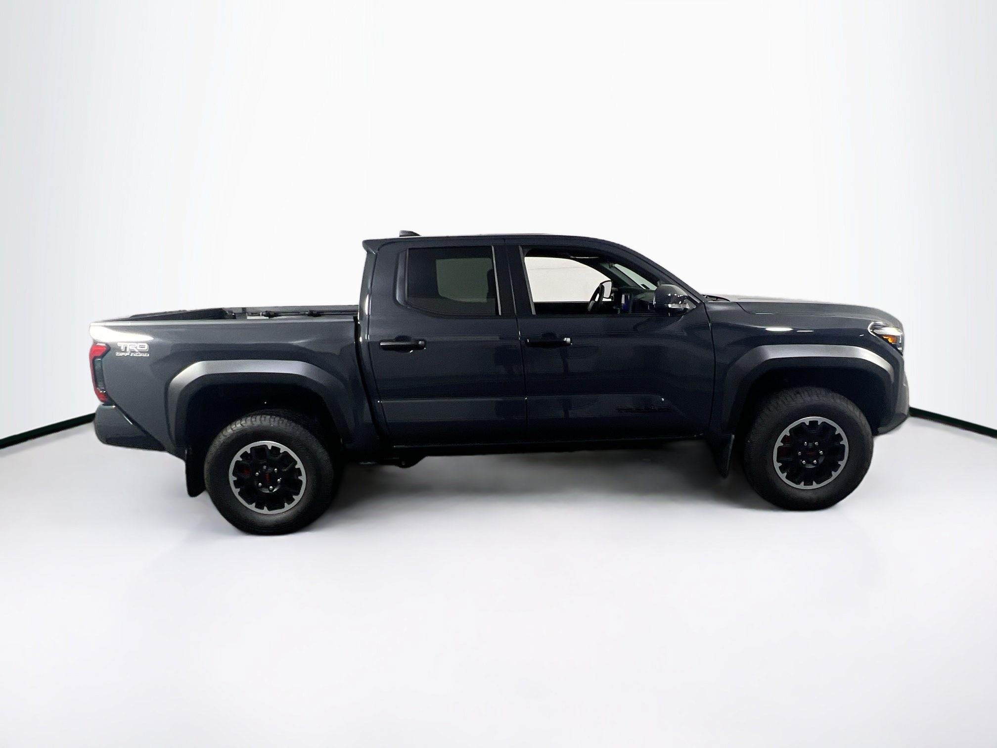 Used 2025 Toyota Tacoma TRD Off-Road AWD/4WD image 4