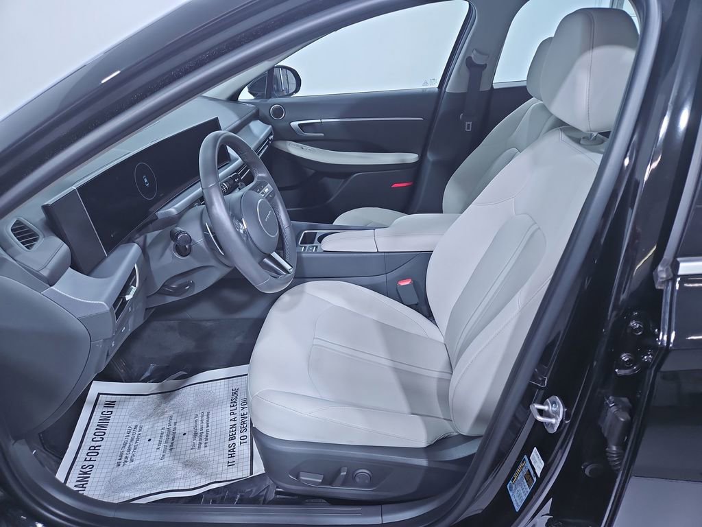 Certified 2024 Hyundai Sonata SEL w/ Convenience Package image 11