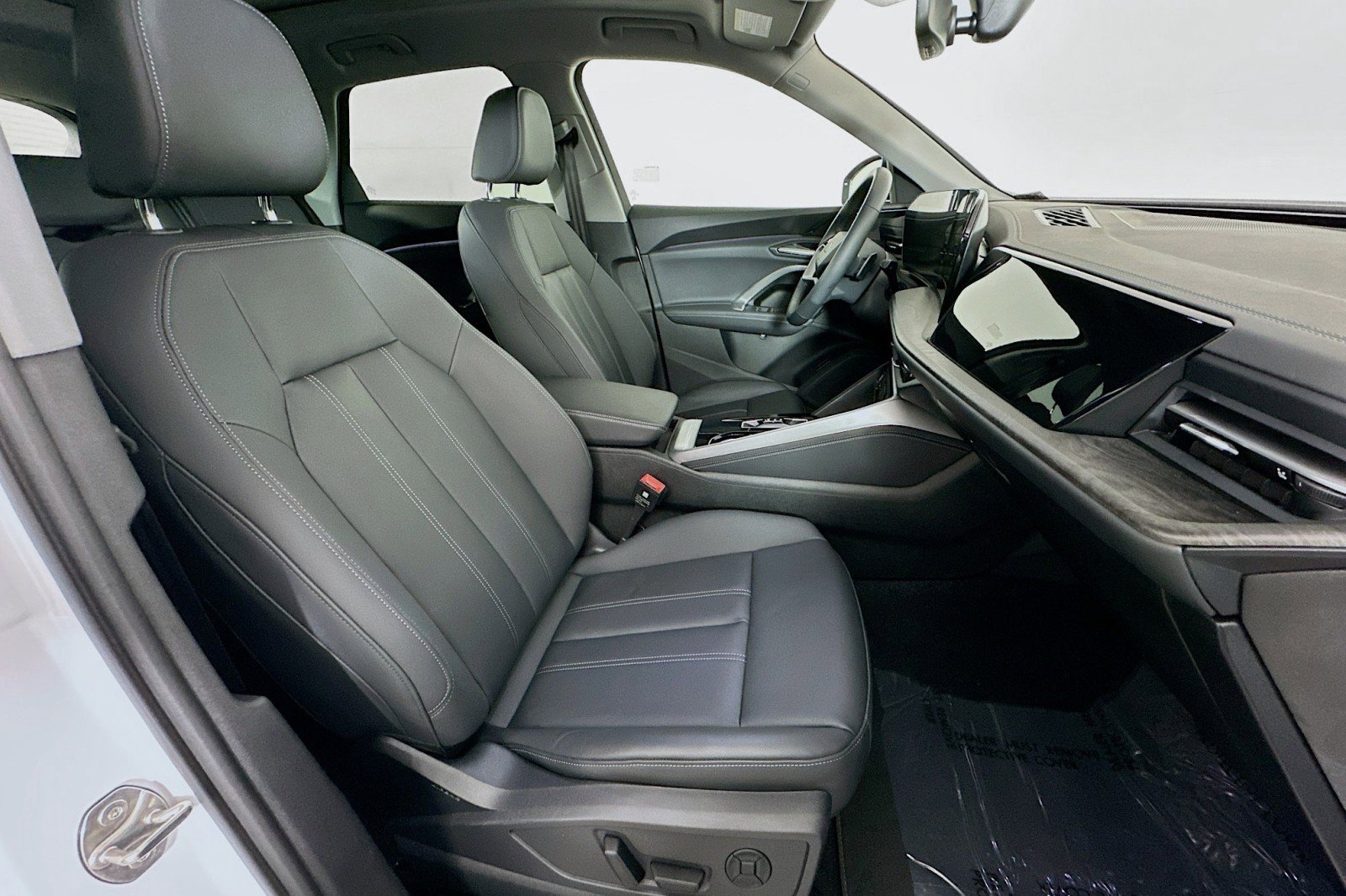 Used 2025 Audi Q5 Premium w/ 19" Wheel Package AWD/4WD image 8