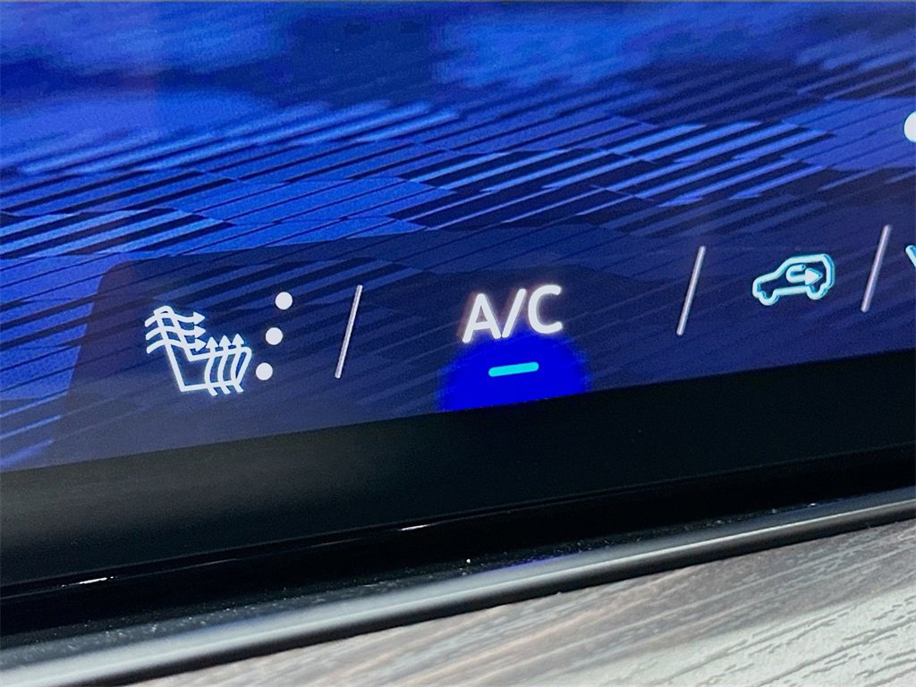 Used 2025 Chevrolet Tahoe LT image 21