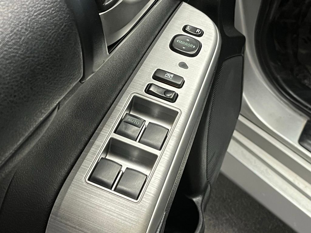 Used 2014 Toyota Camry SE image 10