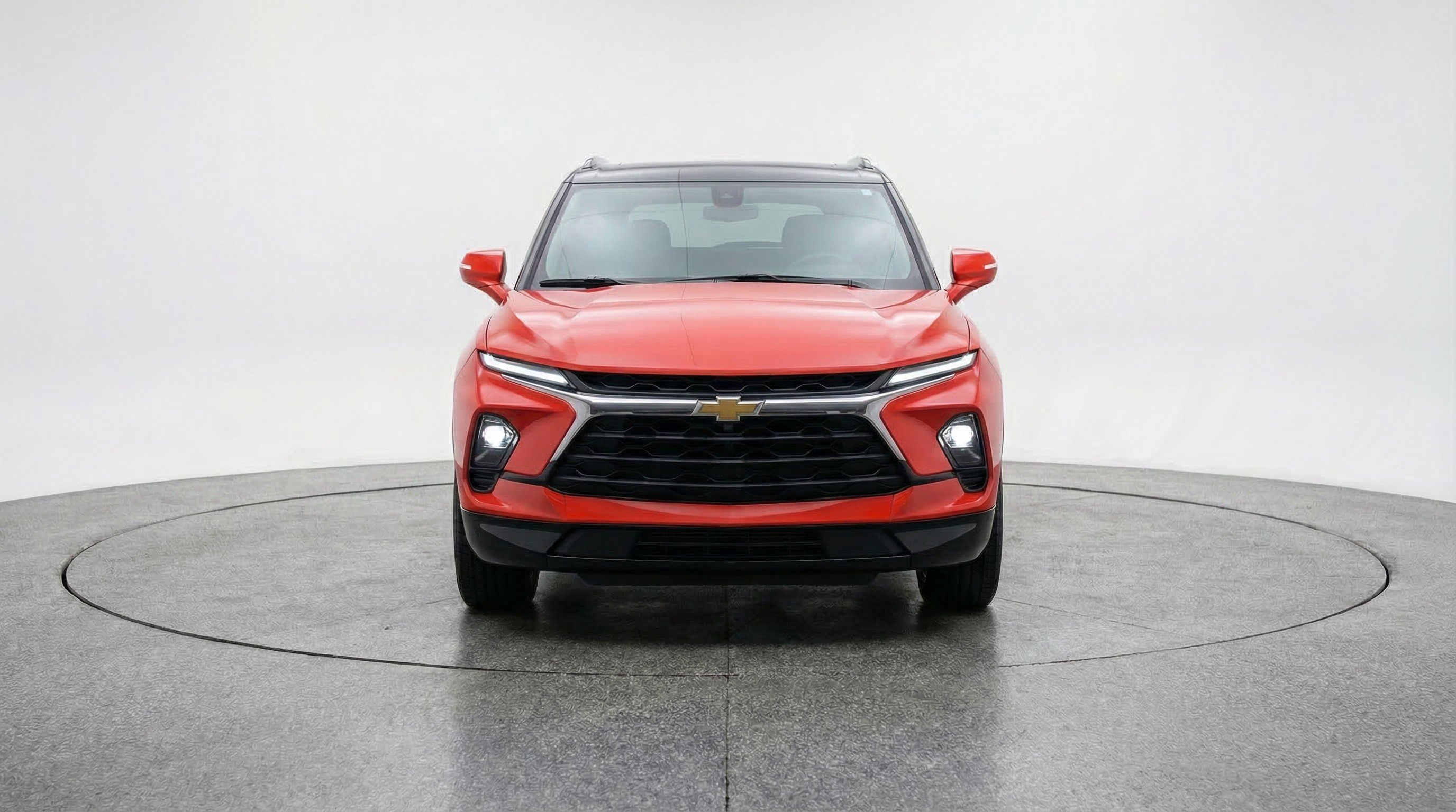 Used 2025 Chevrolet Blazer LT image 2