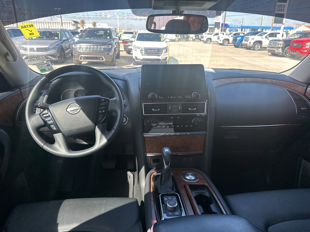 Used 2024 Nissan Armada SL w/ Captain's Chairs Package image 9